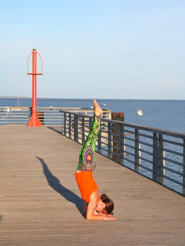 galerie photo yoga position bord de mer