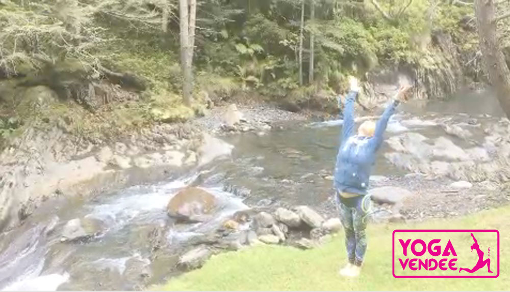 video cours yoga vendee salutation soleil