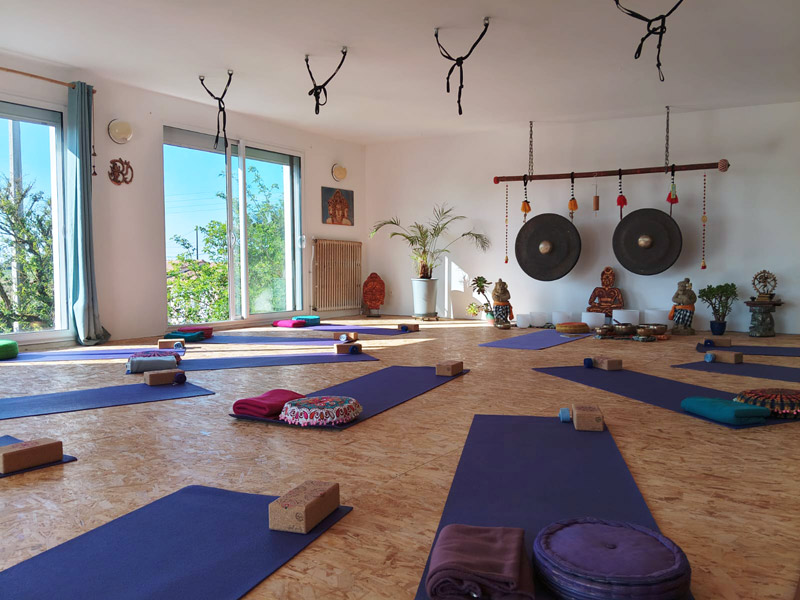 Studio de yoga à Longeville-sur-Mer en Vendée, proche des Sables-d’Olonne, La Roche-sur-Yon et La Tranche-sur-Mer